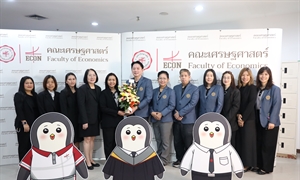 สปว ร่วมแสดงความยินดีกับคณะเศรษฐศาสตร์ มศว เนื่องในโอกาสครบรอบสถาปนา 18ปี