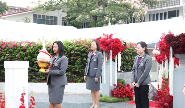 สปว ร่วมพิธีวางพานพุ่ม วันมหาวิทยาลัยศรีนครินทรวิโรฒ 2568