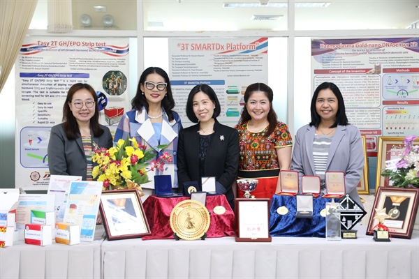 ภาพบรรยายกาศการจัดโครงการเสวนา Research Talk "การเตรียมความพร้อมการนำผลงานวิจัยนวัตกรรมและสิ่งประดิษฐ์ ไปนำเสนอในเวทีระดับนานาชาติ"